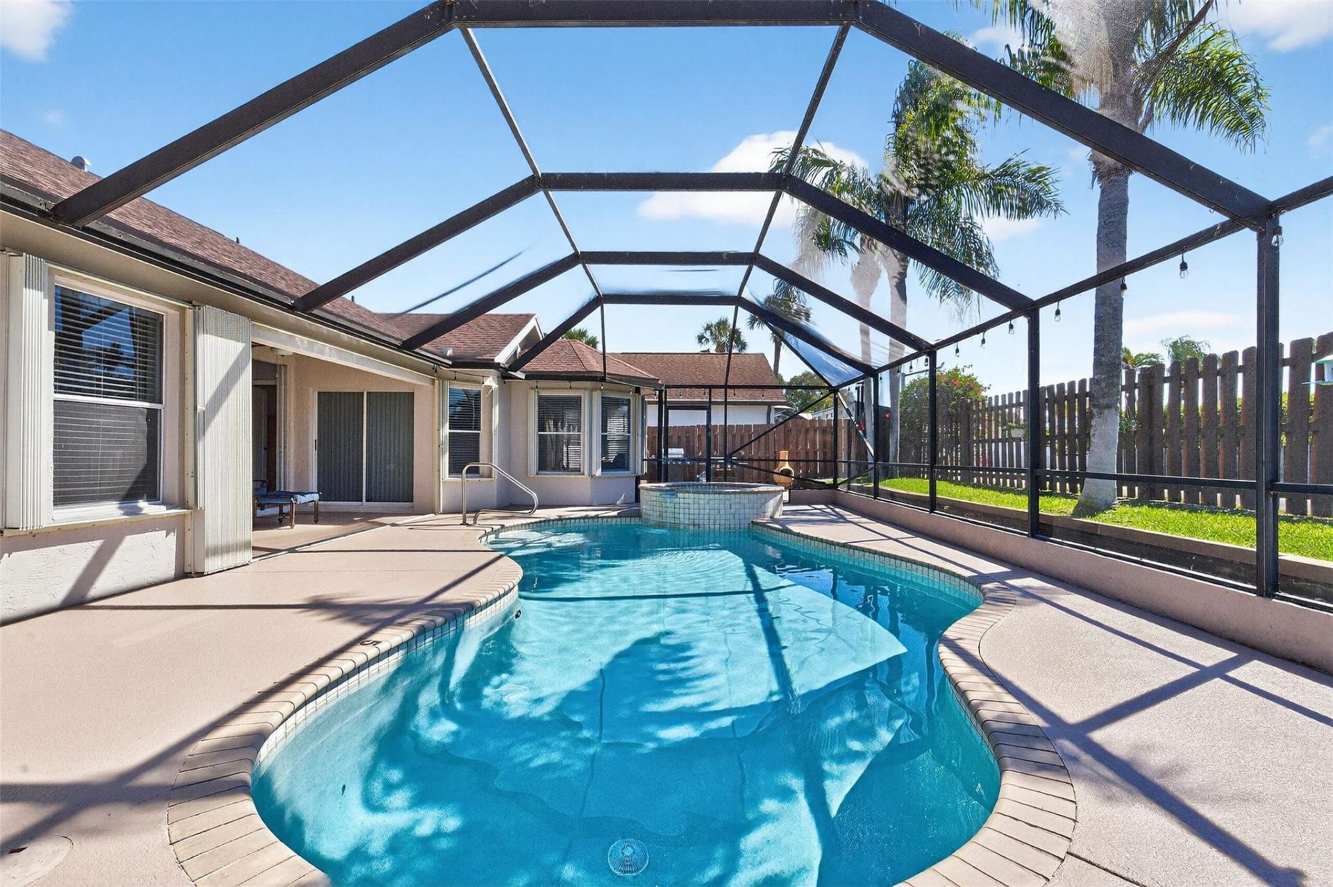 2 Meadows Park Ln, Boynton Beach, FL 33436 Photo
