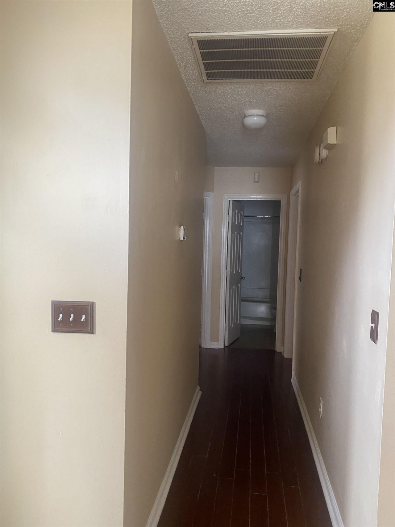 112 Winslow Way  Photo 4