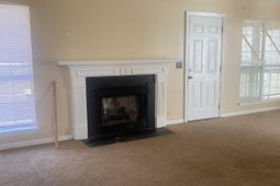 112 Winslow Way  photo 4