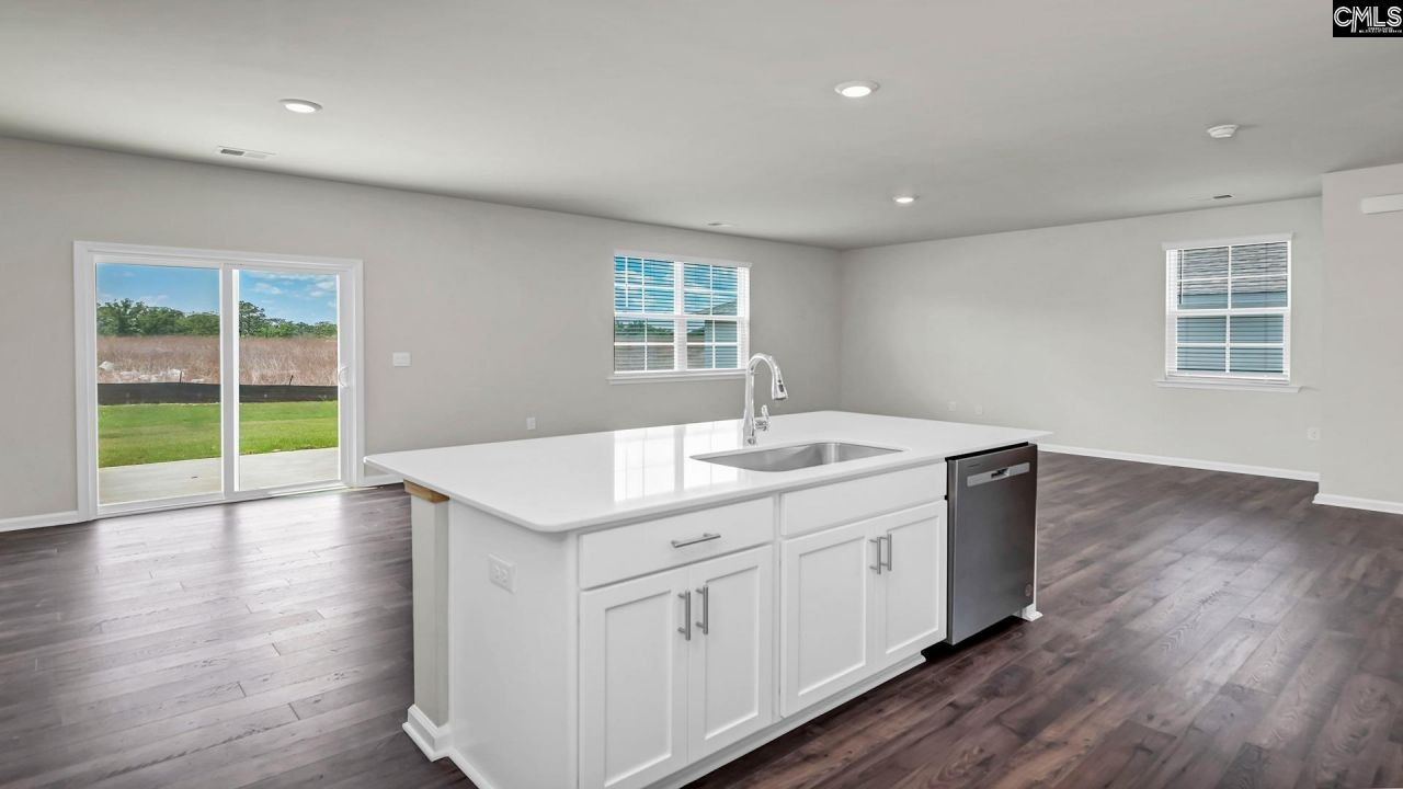 214 Livingston Woods Drive  Photo 8