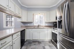 1046 Tanglewood Court photo 4