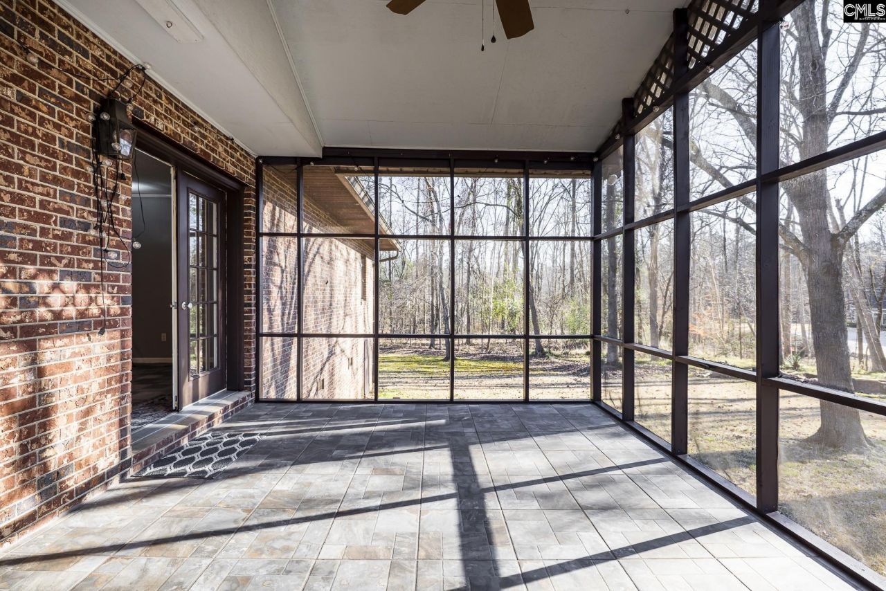 1046 Tanglewood Court Photo 4