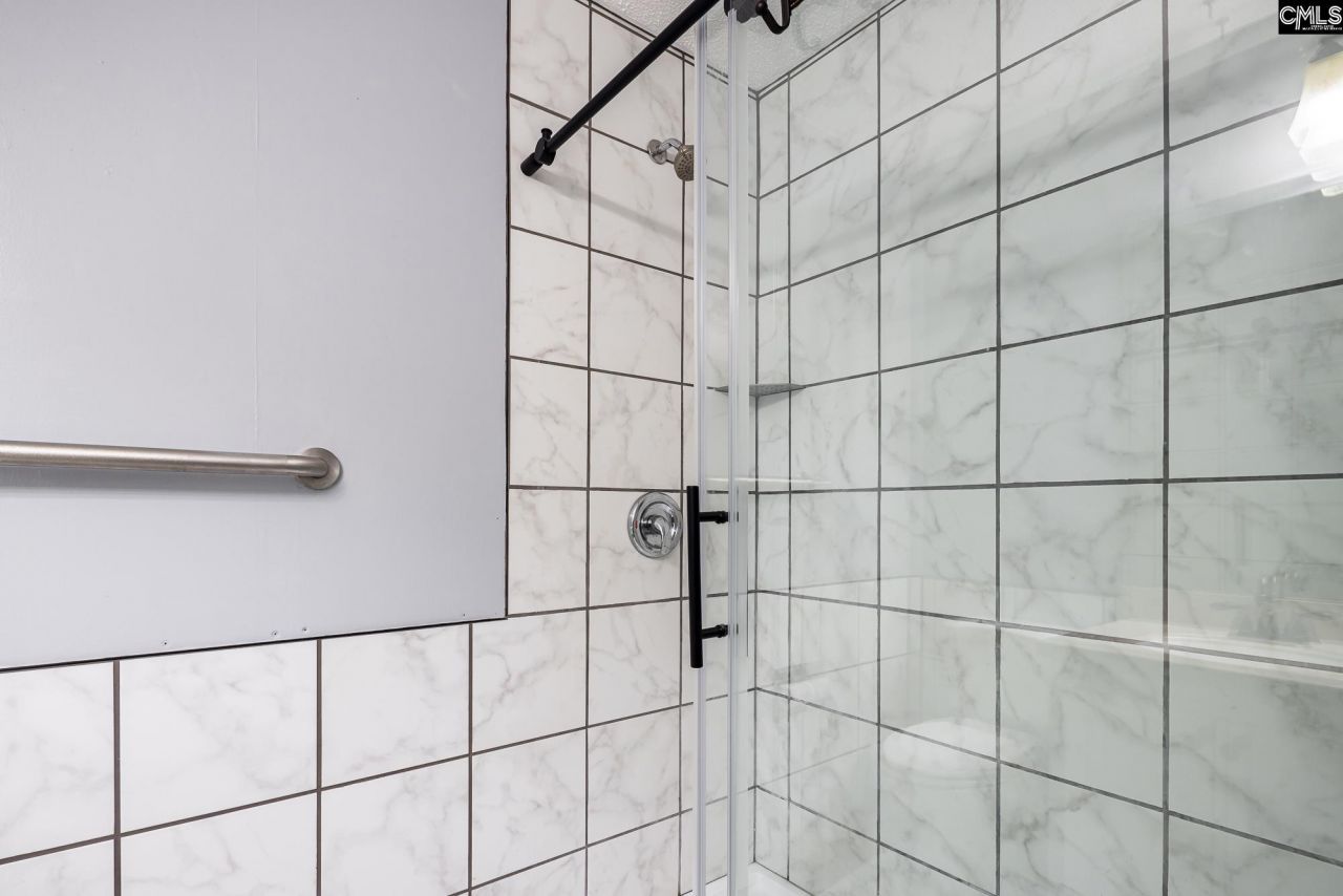 1046 Tanglewood Court Photo 6