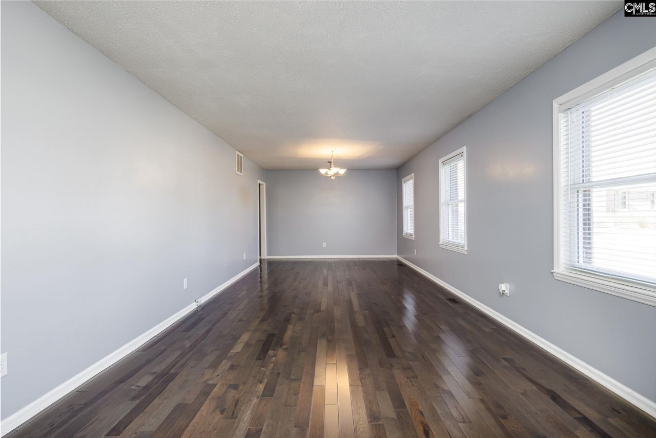 1046 Tanglewood Court Photo 8