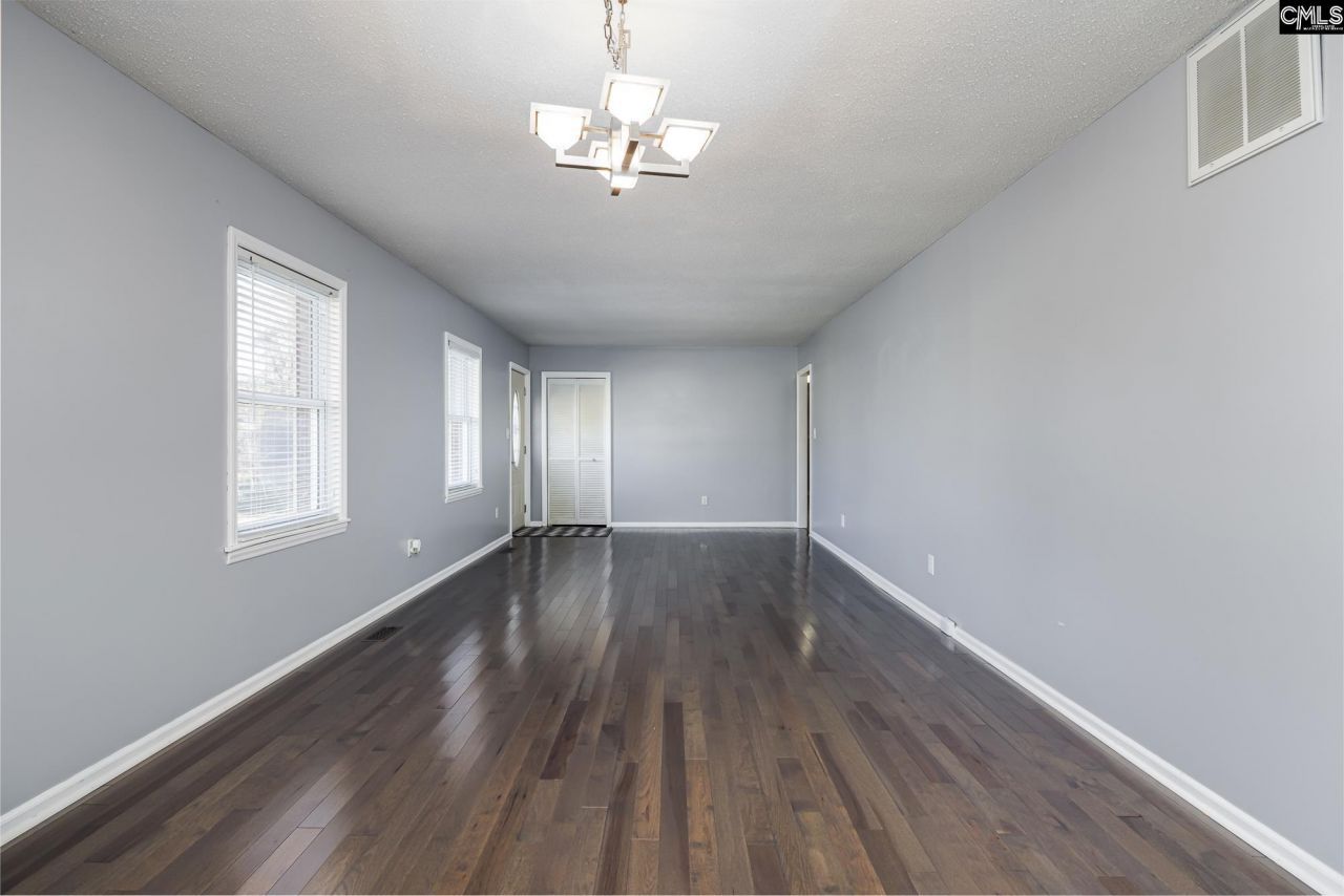 1046 Tanglewood Court Photo 9