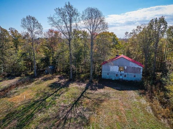 1749 Haydenburg Rd, Whitleyville, TN 38588