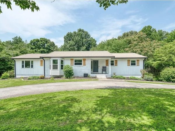 2727 Old Salem Dr, Cookeville, TN