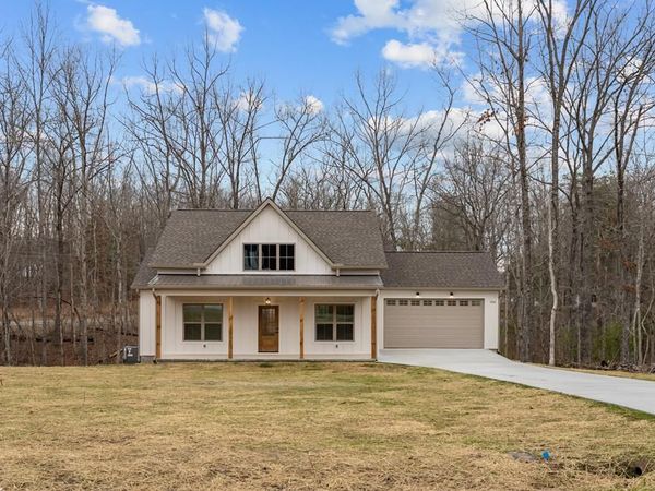 7058 Topez Dr, Crossville, TN 38572
