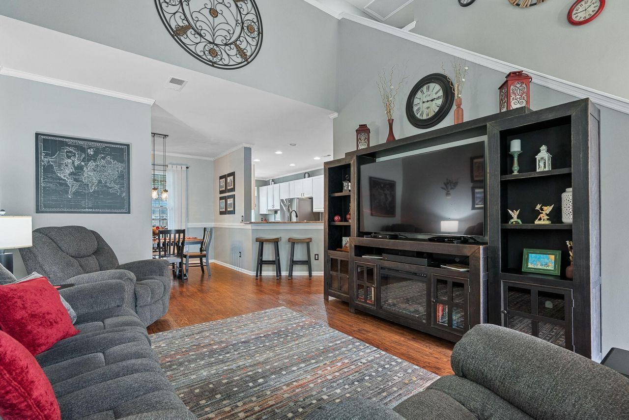 9761 Stockport Circle Photo 11