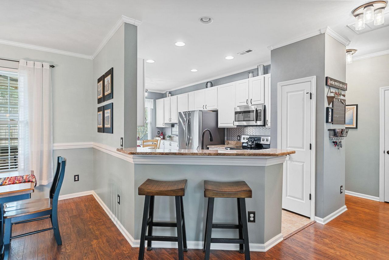 9761 Stockport Circle Photo 12