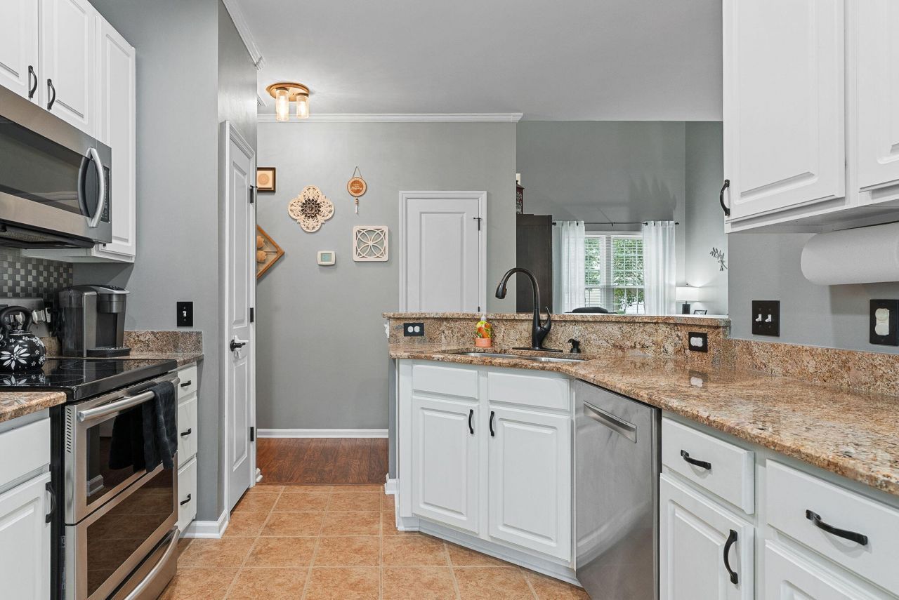 9761 Stockport Circle Photo 13