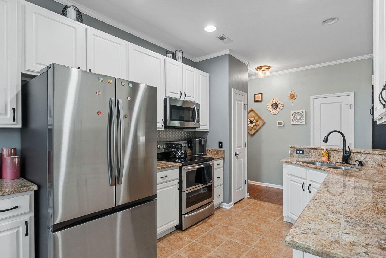 9761 Stockport Circle Photo 17