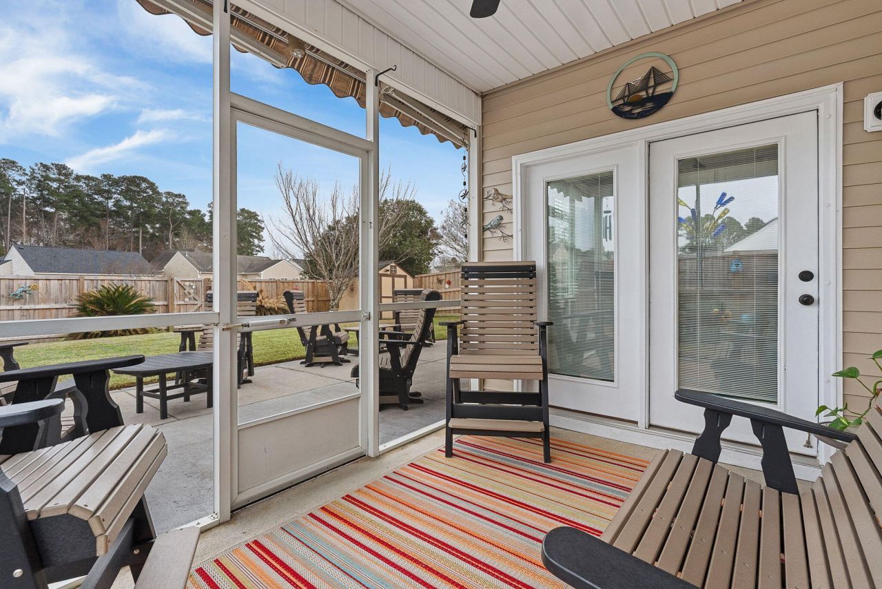 9761 Stockport Circle Photo 4