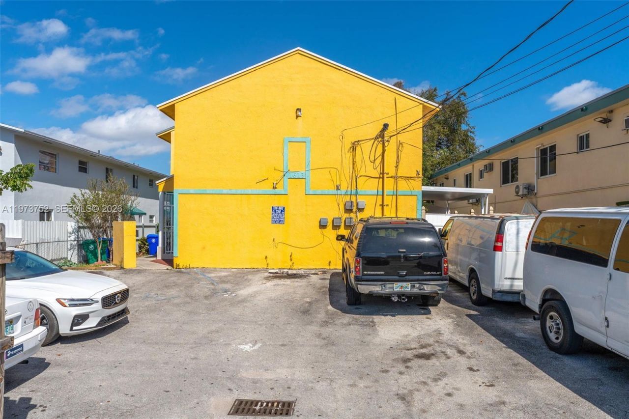 1613 NW 16th St, Unit E, Miami, FL 33125 Photo