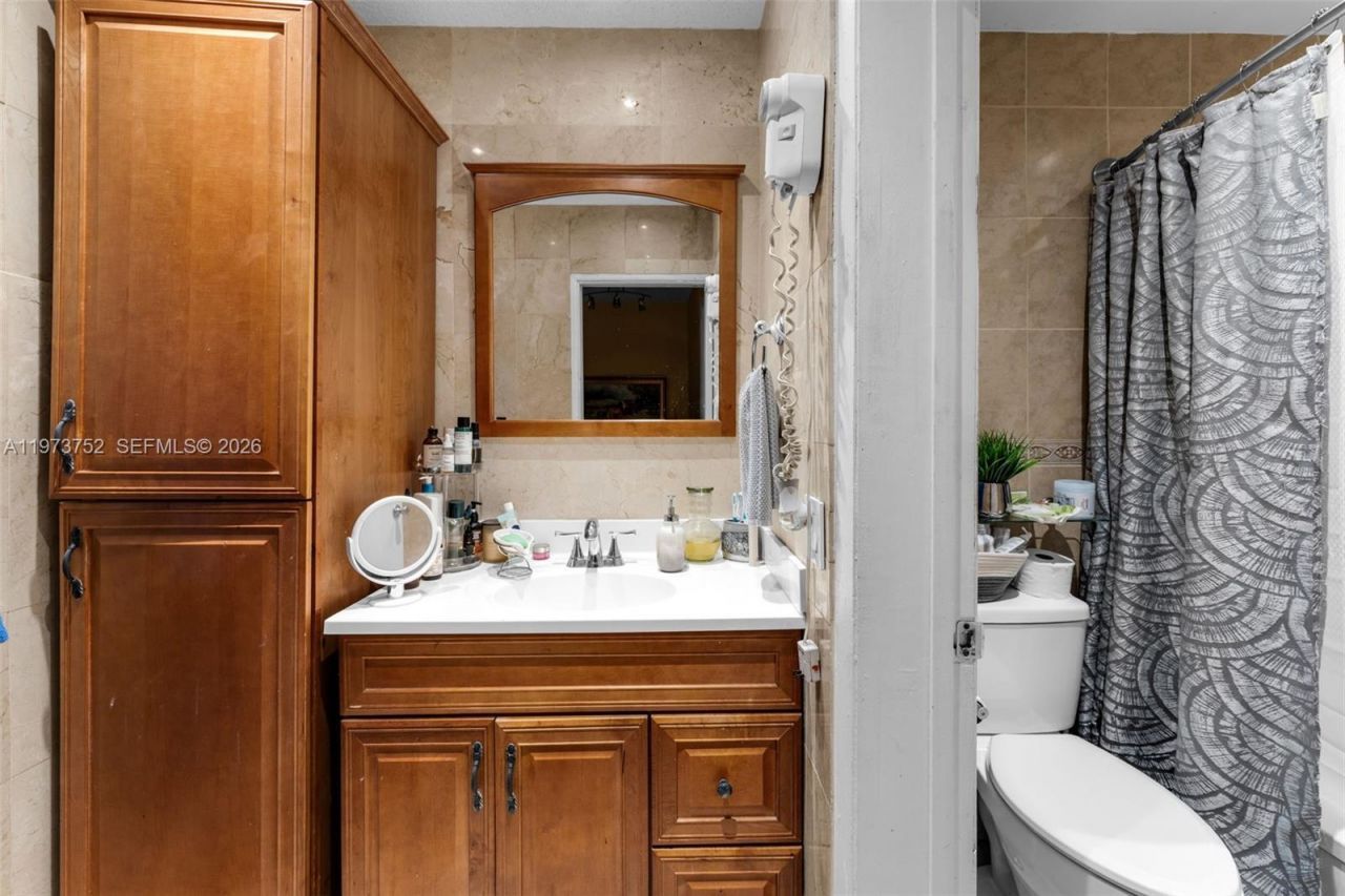 1613 NW 16th St, Unit E, Miami, FL 33125 Photo