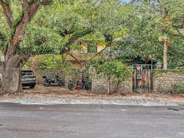 3041 Oak Ave, Miami, FL 33133