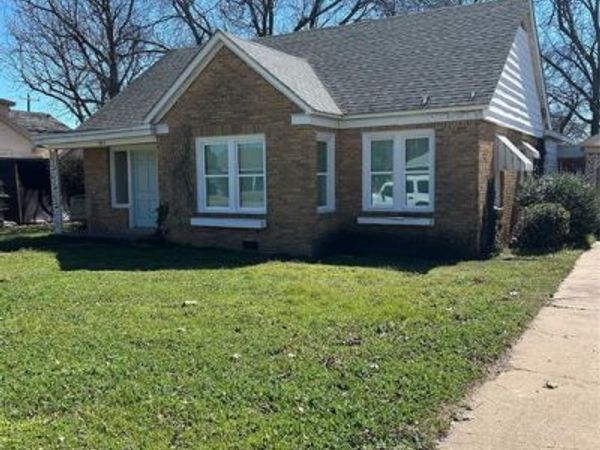 903 W Main Street, Olney, TX 76374