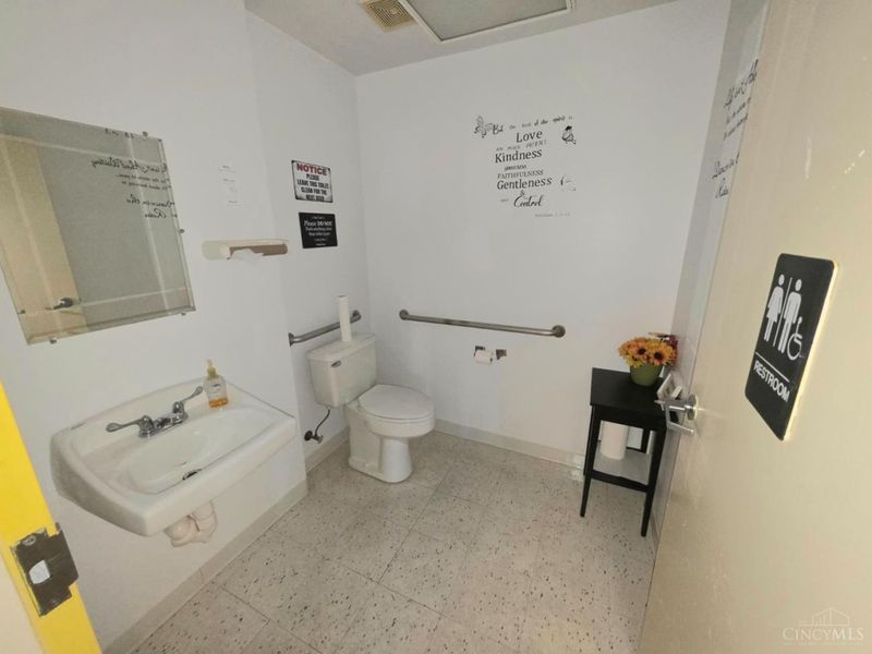 3544 Springdale Road, Unit 3, Cincinnati, OH 45251 Photo 9