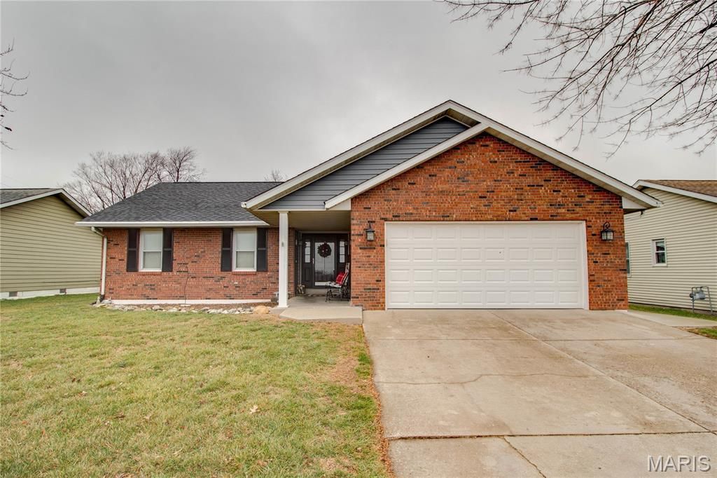 117 Essex Street, Jerseyville, IL 62052 Main Photo