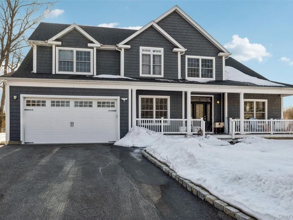 9 Saber Lane , Kings Park, NY 11754