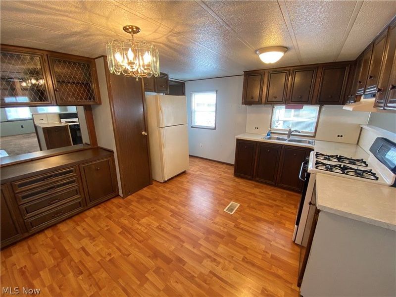 34424 Euclid Avenue , Unit 252, Willoughby, OH 44094 Photo 6