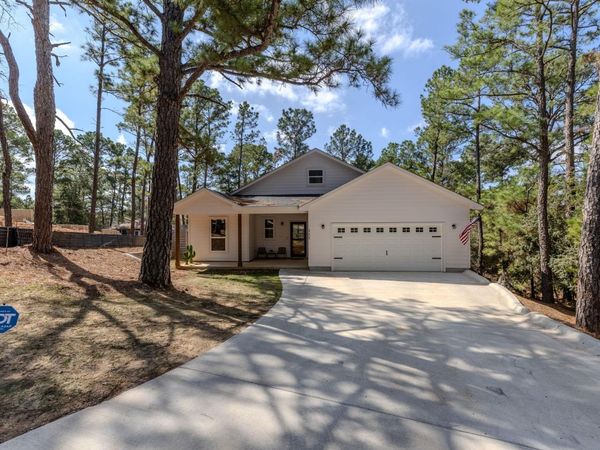 111 E Kamoi CT , Bastrop, TX 78602