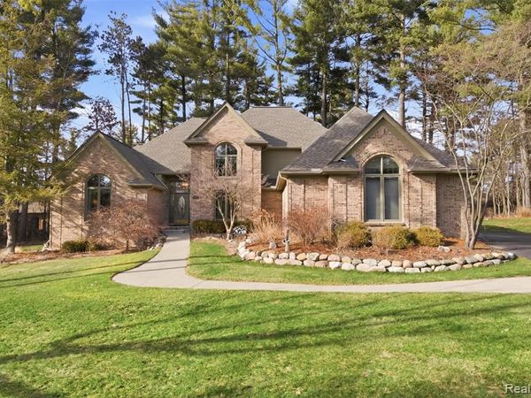 5306 Hidden Pines Court, Genoa Twp, MI 48116