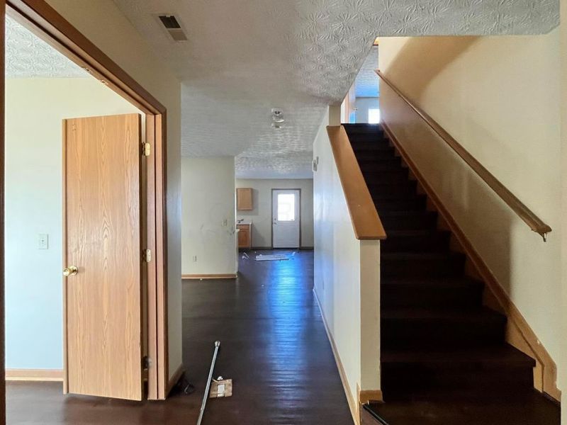 5388 Englecrest Drive , Canal Winchester, OH 43110 Photo 2