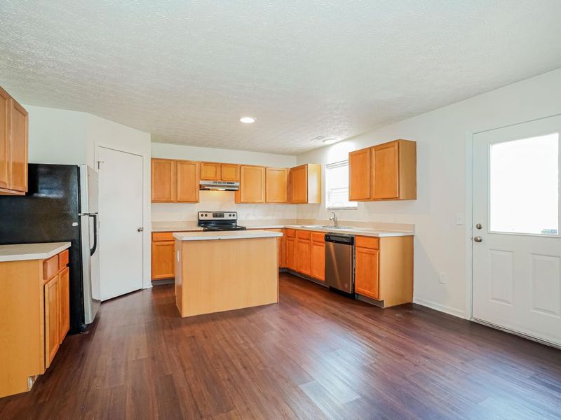 5388 Englecrest Drive , Canal Winchester, OH 43110 Photo 3