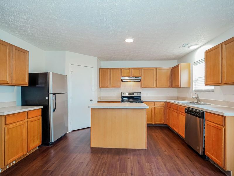 5388 Englecrest Drive , Canal Winchester, OH 43110 Photo 4