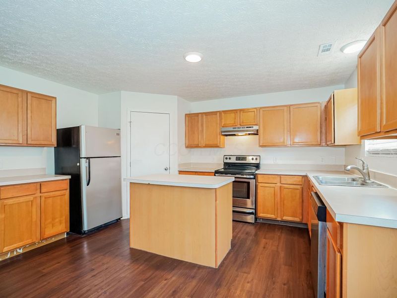 5388 Englecrest Drive , Canal Winchester, OH 43110 Photo 5