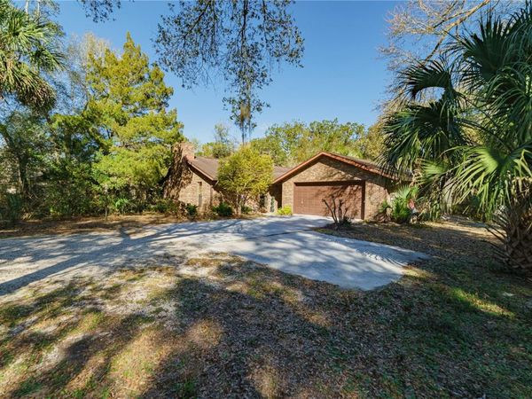 1095 E GRAVES AVENUE , ORANGE CITY, FL 32763