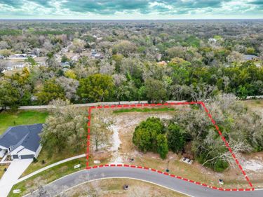 18469 PURPLE CREEK LANE, LUTZ, FL 33549