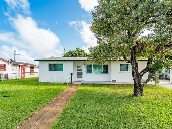 241 W 20th St, Riviera Beach, FL 33404