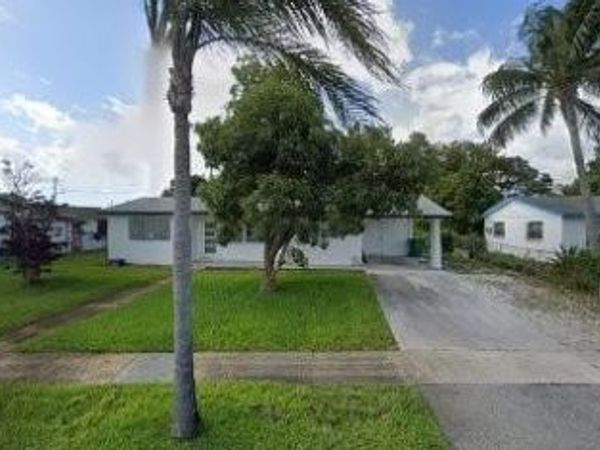 241 W 20th St, Riviera Beach, FL 33404