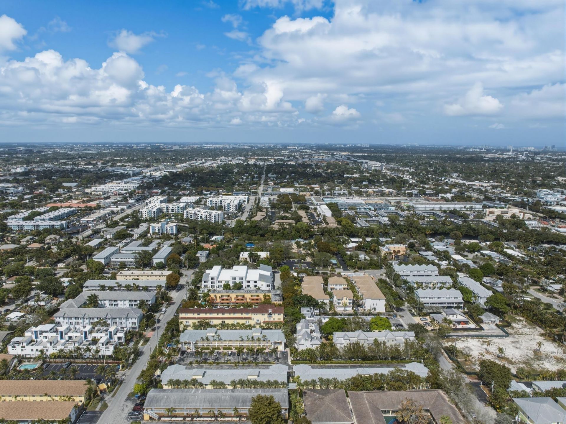 2660 NE 8th Ave, Unit 102, Wilton Manors, FL 33334 Photo