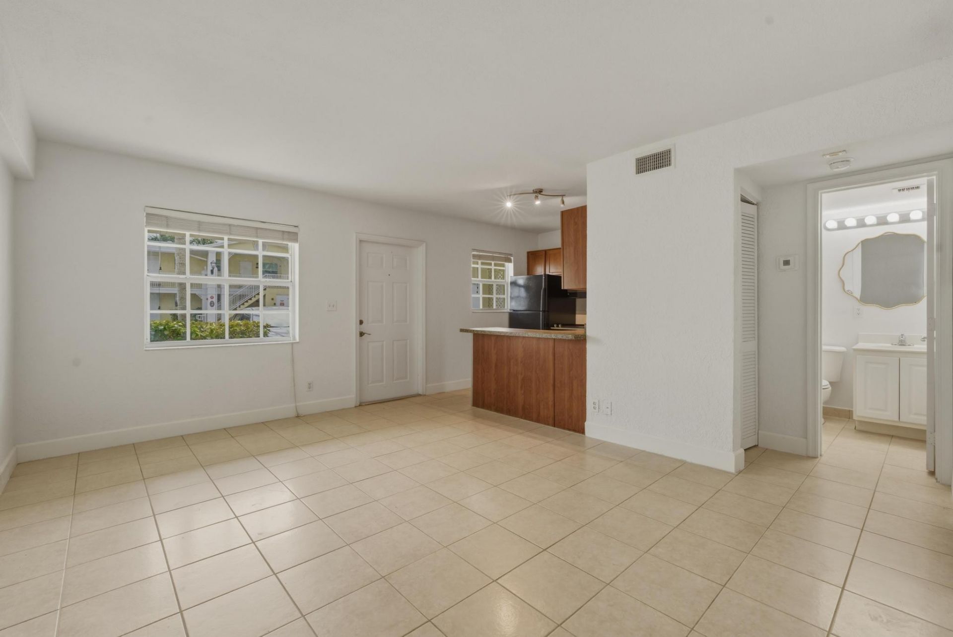 2660 NE 8th Ave, Unit 102, Wilton Manors, FL 33334 Photo