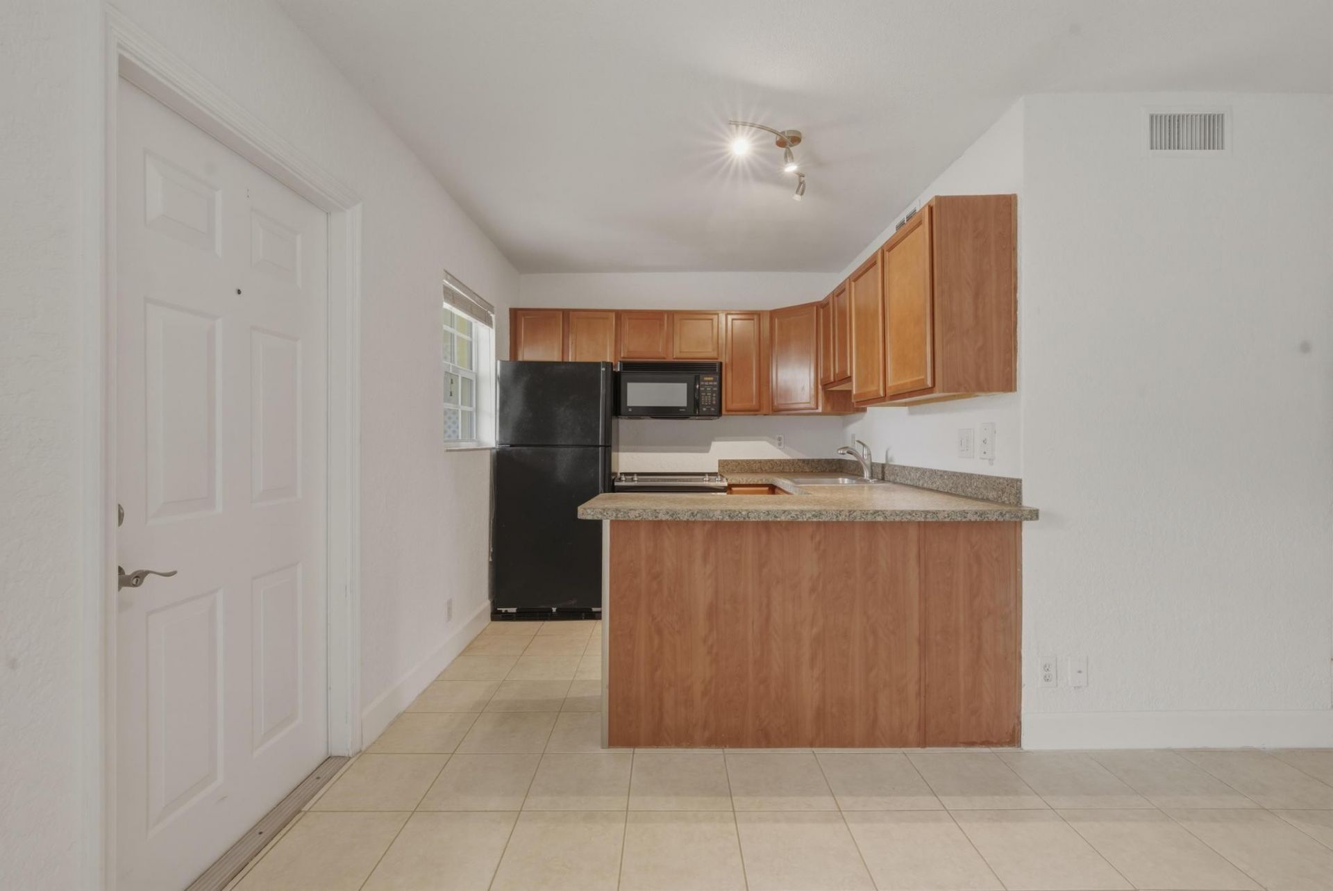 2660 NE 8th Ave, Unit 102, Wilton Manors, FL 33334 Photo