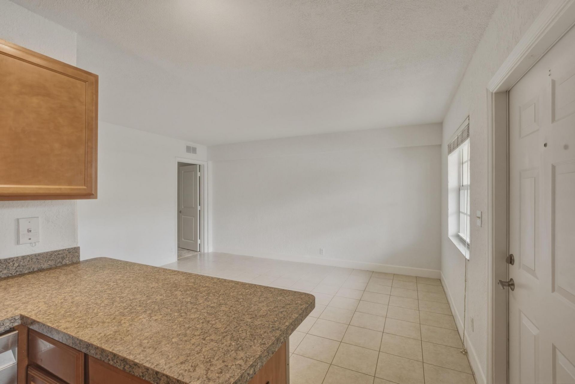 2660 NE 8th Ave, Unit 102, Wilton Manors, FL 33334 Photo