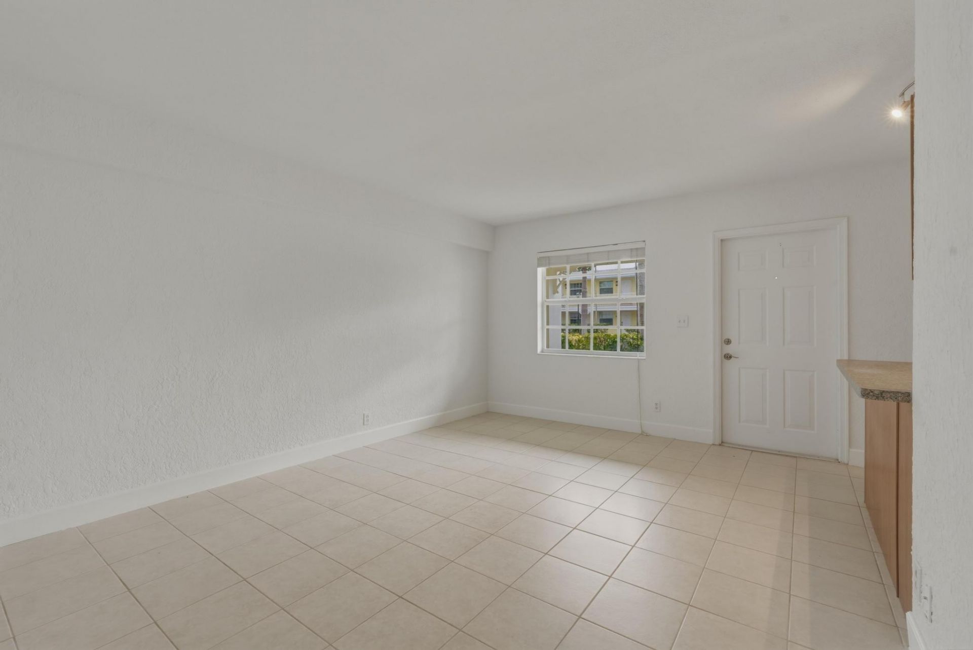 2660 NE 8th Ave, Unit 102, Wilton Manors, FL 33334 Photo