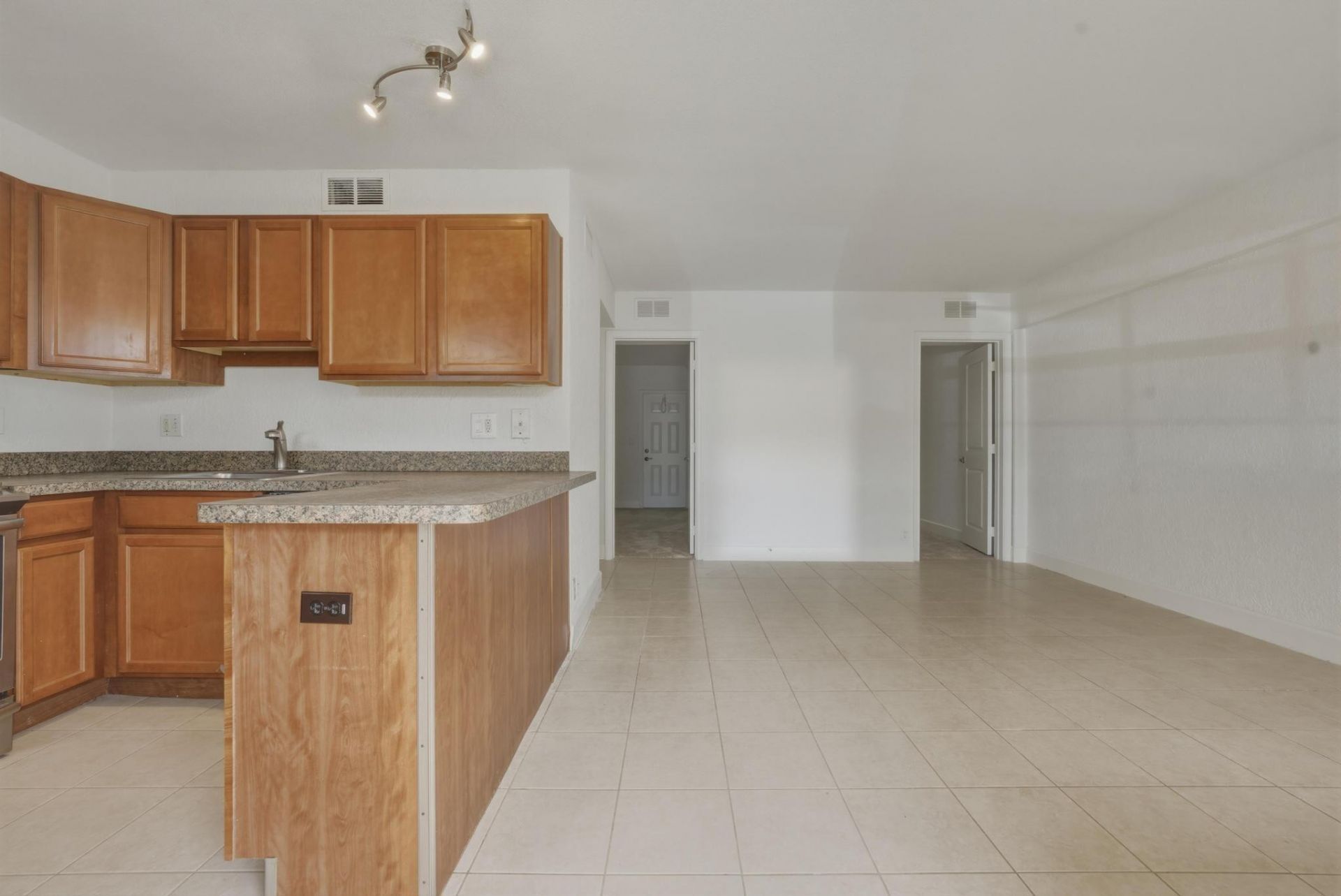 2660 NE 8th Ave, Unit 102, Wilton Manors, FL 33334 Photo