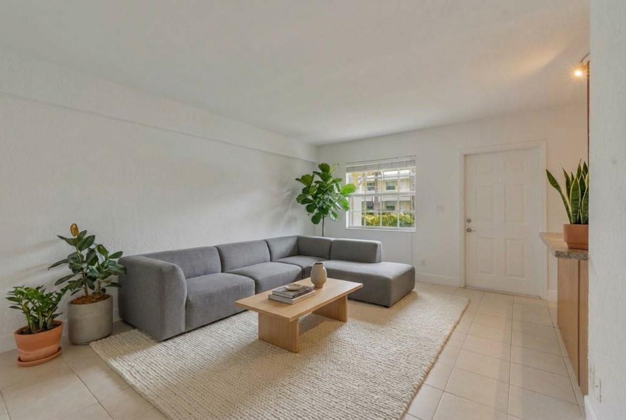 2660 NE 8th Ave, Unit 102, Wilton Manors, FL 33334 Photo