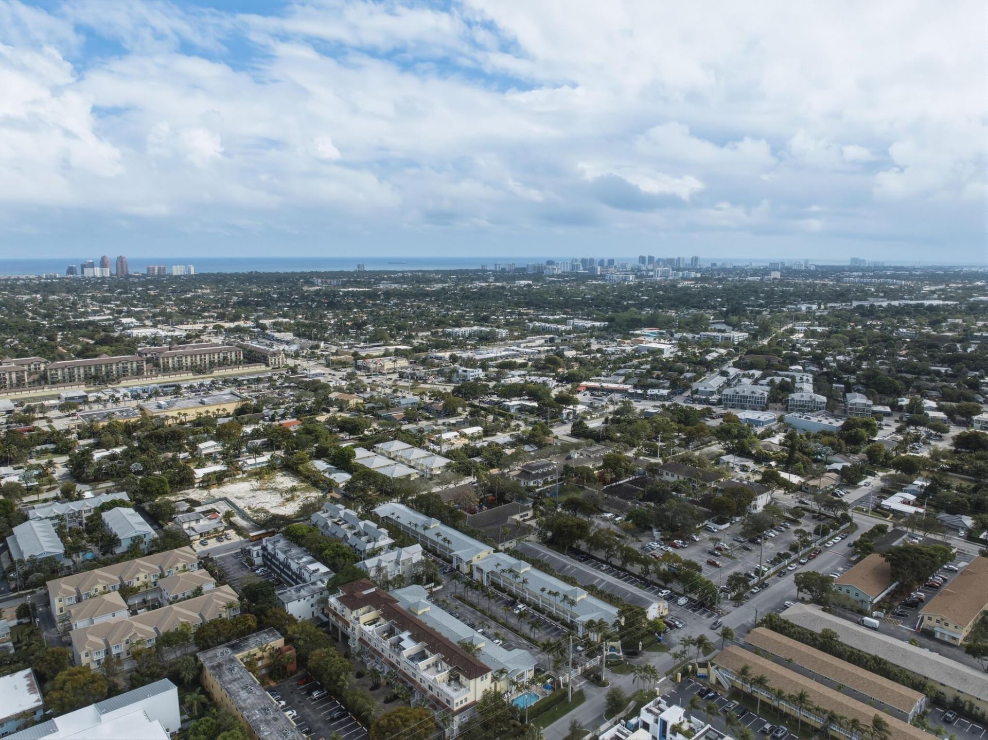 2660 NE 8th Ave, Unit 102, Wilton Manors, FL 33334 Photo