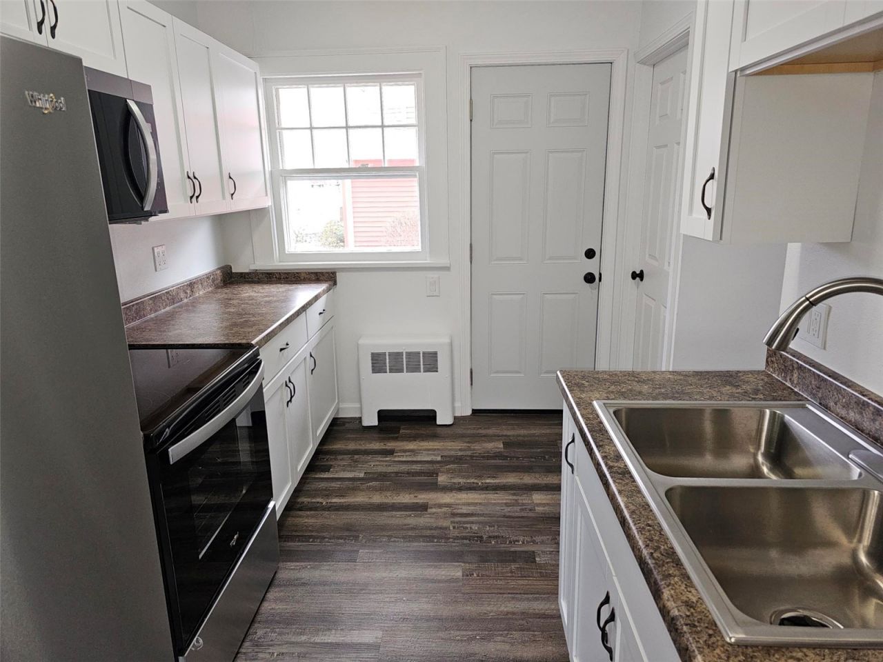 3015 Bever Avenue Se, Cedar Rapids, IA 52403 Main Photo