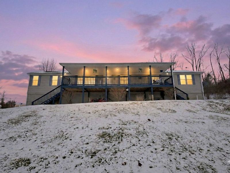 10648 Watson Road SE, Heath, OH 43056 Photo 1