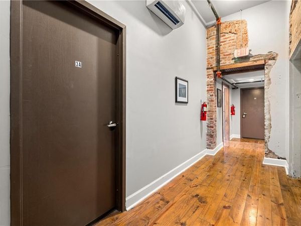 558 St Francis Street, Mobile, AL 36602