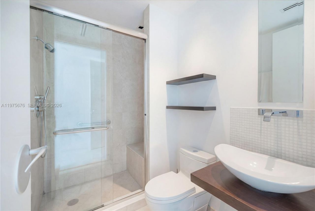 100 S Pointe Dr, Unit 2604, Miami Beach, FL 33139 Photo