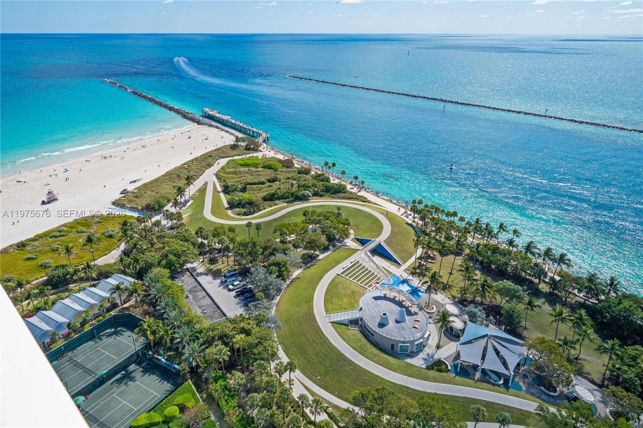 100 S Pointe Dr, Unit 2604, Miami Beach, FL 33139 Photo