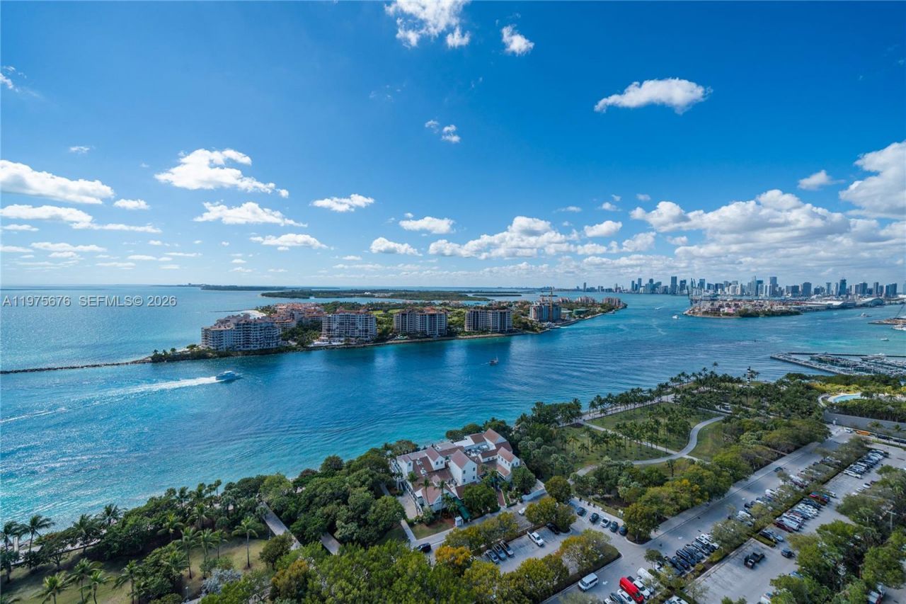 100 S Pointe Dr, Unit 2604, Miami Beach, FL 33139 Photo