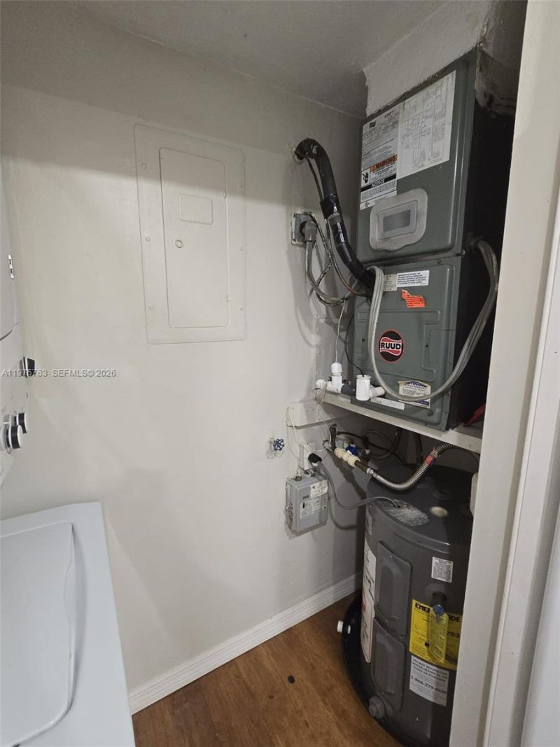 140 Lakeview Dr , Unit 111, Weston, FL 33326 Photo